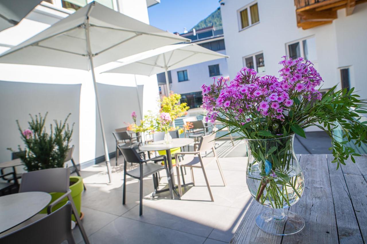 Aparthotel Hochland Gmbh Nauders Extérieur photo